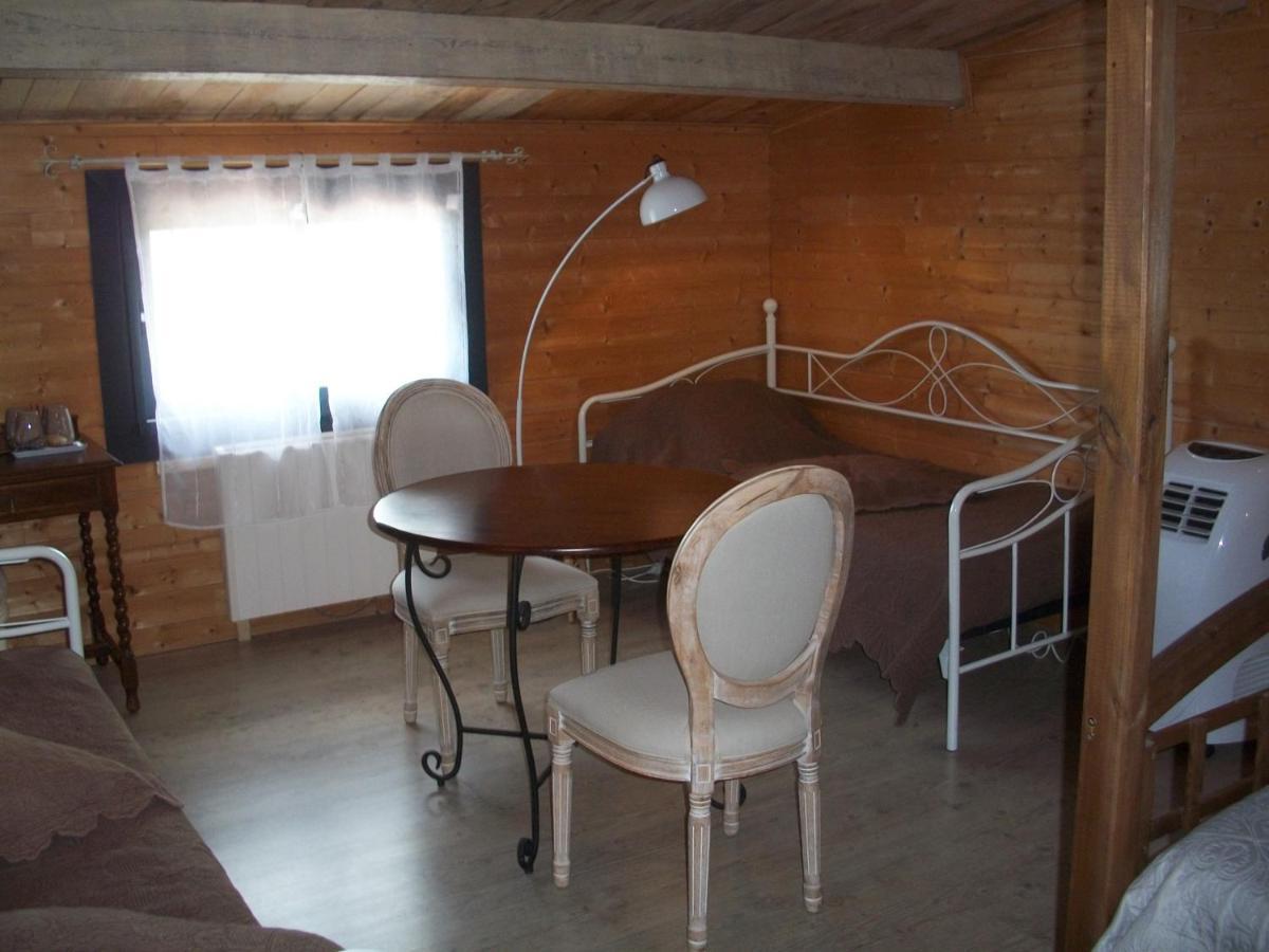 Le Pre Joli Hotell Beaugas Eksteriør bilde