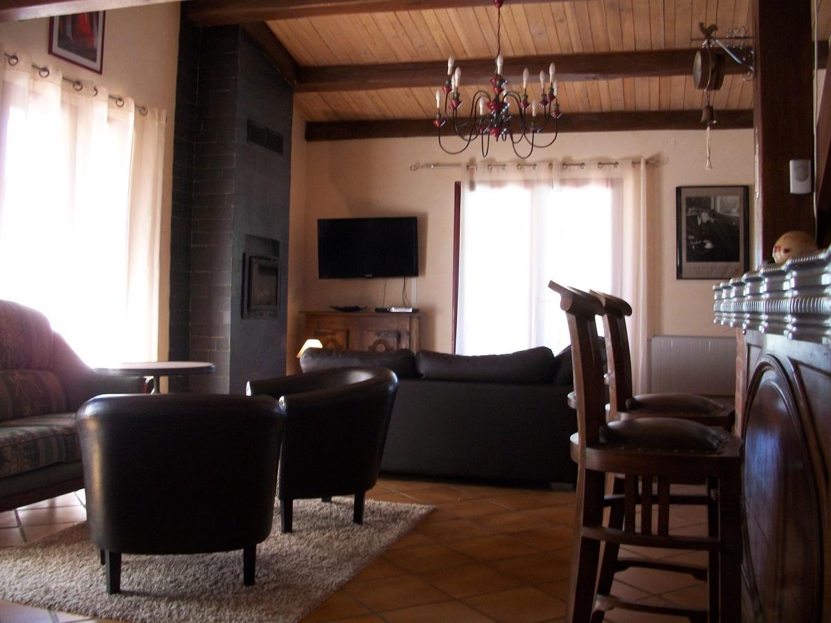 Le Pre Joli Hotell Beaugas Eksteriør bilde